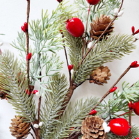 Pohon Natal Buatan, Cabang Pinus, Buah Merah, Bunga Beku, Gaya Nordik, Ramah Lingkungan, Dapat Dipasang di Dinding, Dalam/Luar Ruangan, Plastik