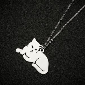Collana con Ciondolo a Forma di Gatto in Stile Coreano per Donne, Gioiello in Acciaio Inossidabile con Charm di Gatto Sdraiato - Product Image 1