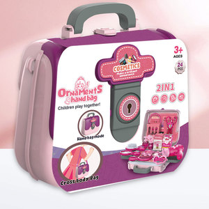 Les enfants jouent à faire semblant <span class=keywords><strong>de</strong></span> se maquiller <span class=keywords><strong>et</strong></span> <span class=keywords><strong>de</strong></span> coiffer avec un ensemble <span class=keywords><strong>de</strong></span> jouets <span class=keywords><strong>et</strong></span> une boîte <span class=keywords><strong>de</strong></span> rangement portable en forme <span class=keywords><strong>de</strong></span> valise - Product Image 5