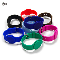 Bracelet RFID en silicone réglable 13,56 MHz à prix d'usine, ultraléger, boucle en plastique EV1, bracelet RFID de fitness
