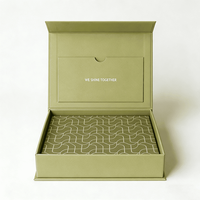 Boîte à bijoux personnalisée haut de gamme en carton gris avec autocollant de lamination vert mat, fermeture magnétique, pour collier et boucles d'oreilles