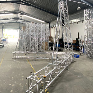 La torre de armadura TFR se construye utilizando una combinación de elementos de armadura estándar y una cantidad limitada de Componentes únicos - Product Image 1