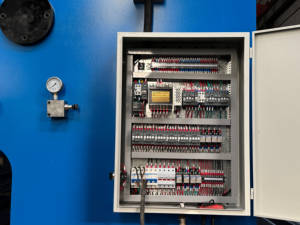 Prensa Plegadora de Chapa Metálica WC67Y-160T1600 para Plegado de Bordes de Aluminio y Acero Inoxidable, Componentes Centrales de Cojinetes de Motor - Product Image 4