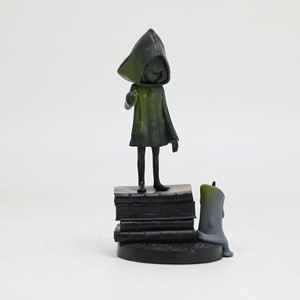 Little Nightmares Little Six Muñeco de PVC Amarillo con Impermeable, Figura Coleccionable en Caja, Modelo de Juguete Periférico de Videojuego - Product Image 2