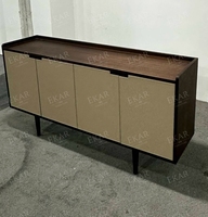 Buffet moderne en bois pour salle à manger avec ample rangement