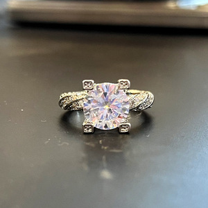 Anello con Micro Pavé a Gambo Intrecciato per Donne, Elegante Gioiello Scintillante alla Moda - Product Image 3
