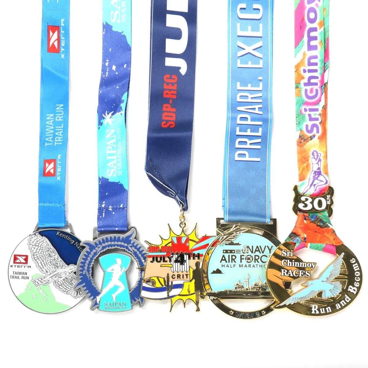 Logotipo de aleación de Zinc para fútbol, Maratón, carrera, diseño deportivo, medallas esmaltadas grabadas de Metal personalizadas con cinta