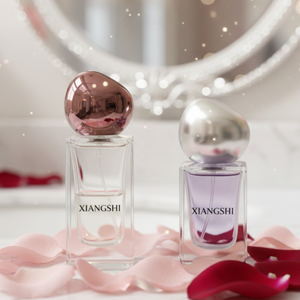 Bottiglie di Profumo in Vetro Classiche <span class=keywords><strong>e</strong></span> Semplici, 30ml <span class=keywords><strong>e</strong></span> 50ml, Forma Quadrata con Tappo a Berretto, Stile Lussuoso con Fondo Spesso, Disponibili - Product Image 4