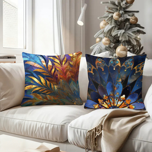 Rahat bir ev dekorasyonu için canlı yaprak desenleri ve altın rengi vurgulara sahip, göz alıcı vitray tarzı kırlentler. - Product Image 4