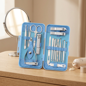Kit de manucure et pédicure professionnel en acier inoxydable 19-en-1, portable avec étui, style classique, vente en gros - Product Image 4