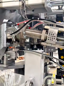 Equipo de procesamiento de vidrio aislante, máquina de llenado de tamiz molecular totalmente automática - Product Image 2