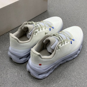 Chaussures de course décontractées 2026 Originale Cloud 6 légères, respirantes, avec empeigne en maille, antidérapantes, tendance mode, à lacets, pour le sport - Product Image 5