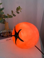 Lampe de table ronde rouge moderne nordique décorative à brancher, lampe de chevet LED en résine pour salon
