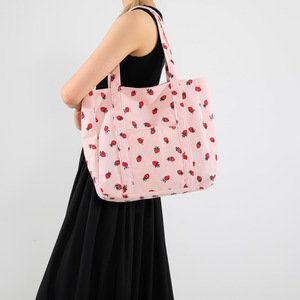 Nuova Borsa Tote in Corduroy con Stampa <span class=keywords><strong>Fragola</strong></span> 2026, Borsa a Spalla Estetica per Uso Quotidiano - Product Image 2