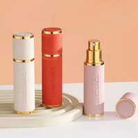 Bouteille de bouteille de parfum de jet d'atomiseur rechargeable portative avec le parfum d'infuseur avec les bouteilles d'atomiseur de parfum d'étui en cuir de luxe