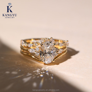 Anello di Fidanzamento Personalizzabile con Diamante Sintetico, Chiarezza VVS1, Certificato IGI, Diamanti Riempiti, Oro Massiccio 14K/18K/24K per Donna - Product Image 1