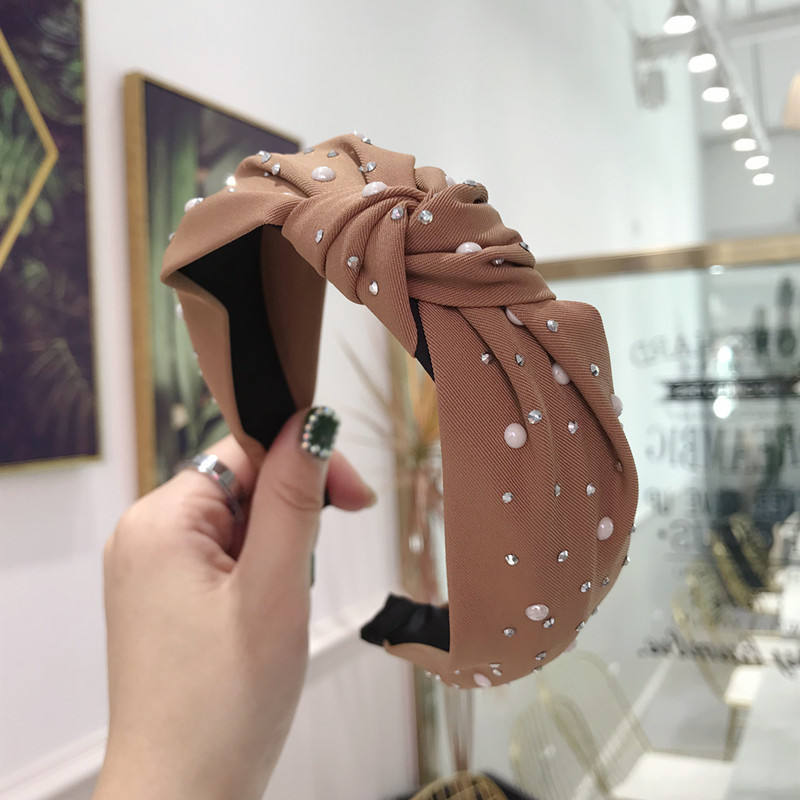 สีน้ำตาล