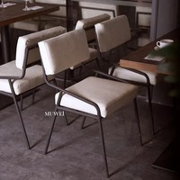 Table à manger rectangulaire en bois massif design contemporain, pieds en métal, durable et imperméable pour restaurant et usage de loisirs
