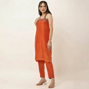 Vestido casual naranja sin mangas con tirantes, cuello cuadrado, estilo occidental, con lentejuelas y cuentas bordadas, para primavera. - Product Image 1