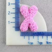Cabujón de resina con parte posterior plana artificial de letra inglesa artesanal con flor de Rosa para funda de teléfono