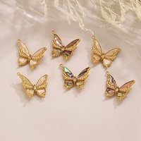 Pendentif papillon en acier inoxydable plaqué or 18 carats avec incrustation de coquille d'ormeau blanc pour la fabrication de bijoux