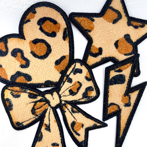 Parches Termoadhesivos Bordados con Lentejuelas de Leopardo, Corazón Coquette, Tigre y León de EE. UU. para Camisetas, Sombreros y Bolsos - Product Image 5