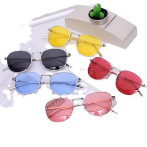 Lunettes de soleil carrées en métal Harajuku, monture argentée Ocean Powder, verres en acrylique, protection UV 100%, style streetwear unisexe - Product Image 1