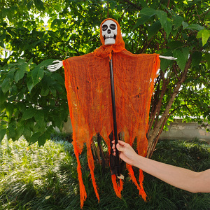 Décoration de porte squelette d'Halloween orange 75x55cm en plastique pour fête d'effroiement, ornement et accessoire - Product Image 1