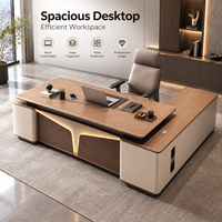 Bureau de direction de qualité commerciale en bois avec éclairage d'ambiance pour immeuble de bureaux administratifs modernes