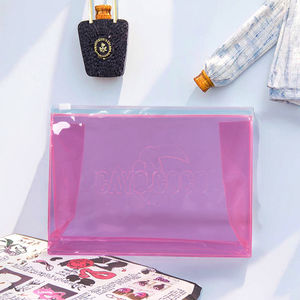 Bolsas de Maquillaje Holográficas de PVC con Cierre, 24*15cm, Precio al por Mayor, Lindas Bolsas de Cosméticos de TPU para Mujer con Diseño de Letras Personalizado - Product Image 3