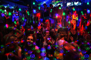 Sfera magica della coppa <span class=keywords><strong>del</strong></span> <span class=keywords><strong>mondo</strong></span> di <span class=keywords><strong>calcio</strong></span> luce rotante di cristallo KTV Bar Laser sette colori luce notturna RGB perline di luce ad alta luminosità - Product Image 6
