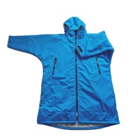 Vente en gros Nouveau design Robe de change chaude à manches longues doublée polaire pour la plage, Veste de surf et de natation, Poncho coupe-vent, Parka à capuche pour le surf