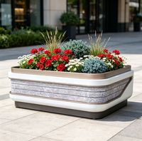 Jardinière carrée moderne en métal thermolaqué à texture marbre pour jardin extérieur et usage en centre commercial