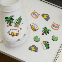 Nouveauté tendance 2026 : Breloques personnalisées en PVC souple écologique pour sabots unisexes, motifs animaux mignons (chien, dinosaure, ours), décorations et épingles, vente en gros avec logo