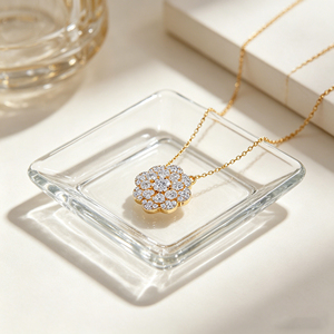 Collier pendentif chaîne à maillons pour femme Hengdian en laiton plaqué or 18 carats avec grappe de fleurs et zircon AAA, vente en gros - Product Image 5