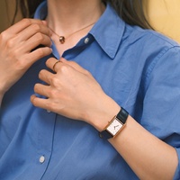 Montre à quartz unisexe en cuir véritable de forme rectangulaire sur mesure, boîtier en acier inoxydable, résistante à l'eau 3 ATM