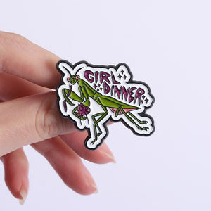 Pin de esmalte con diseño de mantis orante, tema feminista, broche femenista poderoso, insignia de solapa, joyería, regalo, venta al por mayor - Product Image 4