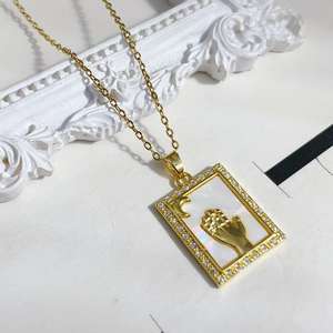 Cadre photo rétro carré cueillette de la lune et pendentif collier émail huile lumière luxe bijoux cadeau - Product Image 4