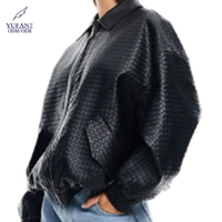Veste en cuir PU personnalisée pour femmes YuFan avec texture manteaux décontractés noirs pour fabricant de vêtements pour femmes