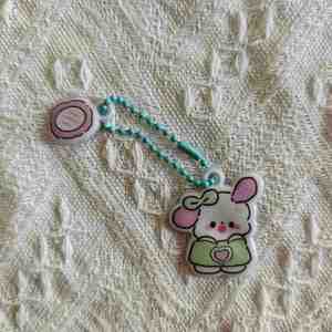 พวงกุญแจพิมพ์ลาย UV บน PVC พร้อมจี้รูปขวดจิ๋ว กระจกเงา และยางรัดพวงกุญแจ DIY - Product Image 1