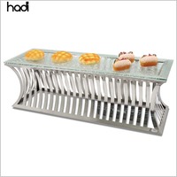 Supports de buffet arabes dorés modernes, équipement de restauration HD, plateau de service rectangulaire en verre, rehausseur, hôtels, restaurants, utilisation en cuisine