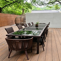 Planches de terrasse en WPC creuses antidérapantes et résistantes aux rayures de qualité supérieure pour projets de balcon, de jardin et de sentiers extérieurs