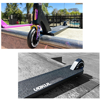 Trottinette freestyle durable et avancée Factory EOM, finition Neo Chrome Oil Slick avec plateau en aluminium traité thermiquement
