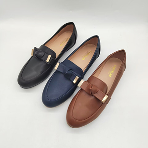 Scarpe basse basse Casual da donna eleganti all'ingrosso in pelle sintetica - Product Image 1