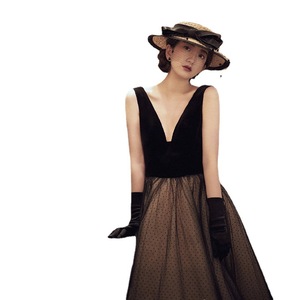 Retro Wedding Dress Black V-Neck A-Line Natural Waist Vintage Style For Studio Travel Photography - Product Image 5