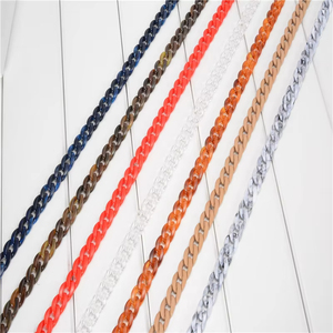 <span class=keywords><strong>Cordon</strong></span> de <span class=keywords><strong>lunettes</strong></span> à la mode personnalisé Sangle pour <span class=keywords><strong>lunettes</strong></span> Chaînes de <span class=keywords><strong>lunettes</strong></span> en acrylique Grand collier plat <span class=keywords><strong>tendance</strong></span> en acrylique Chaîne de <span class=keywords><strong>lunettes</strong></span> de soleil - Product Image 1