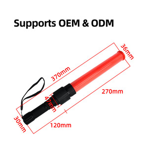 Bâton de signalisation détachable avec lampe torche, conception 2-en-1, installation modulaire, protection IP65, LED non-réfléchissante, lumière constante/clignotante, sans alimentation - Product Image 4