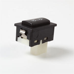 Botón de desbloqueo del interruptor del maletero trasero del coche al por mayor para <span class=keywords><strong>BMW</strong></span> F10 F11 F30 F35 F01 F02 E84 E90 <span class=keywords><strong>320i</strong></span> 325i 330i 520i 528i 530i - Product Image 2