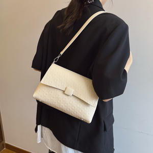 Le nouveau sac sous les bras pour femmes à la mode 2025 est un sac à bandoulière simple tendance et rétro pour dames - Product Image 2