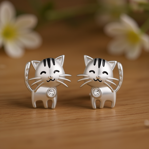 Boucles d'oreilles en or blanc E2260 avec chat de dessin animé et serti de zircon, bijoux cadeau pour femme - Product Image 2